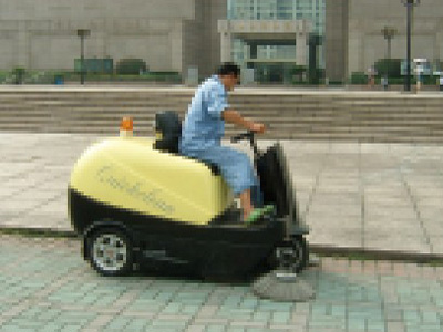 扫地机应用于上海人民广场